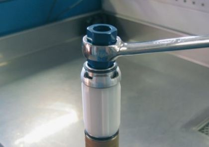 Douille bouchon de fourche Kayaba joint cylindre Ø16,8mm 6 pans Universel Ref : KY00273A / 1102229
