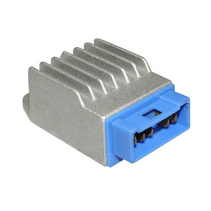Régulateur de tension P2R REGULATEUR DE TENSION 50 A BOITE ADAPTABLE DERBI 50 SENDA 1994+2005 (DUCATI) (CONNECTEUR BLEU 5 FICHES) -P2R- Ref : P2R03872A / 144140