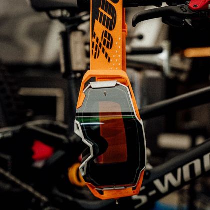 Masque cross 100% ARMEGA INVICTO - Mirror Noir 2027 - Orange