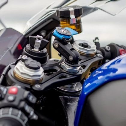 Soporte smartphone Quad Lock potencia de manillar para moto deportiva universal - Negro