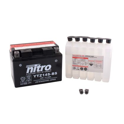 Batería Nitro YTZ14S-BS AGM abierta con pack de ácido Tipo ácido