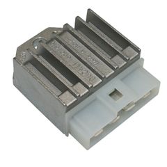REGULATEUR TENSION 50 A BOITE