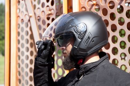 ECE 22.06: ¡Nueva normativa para cascos de moto!