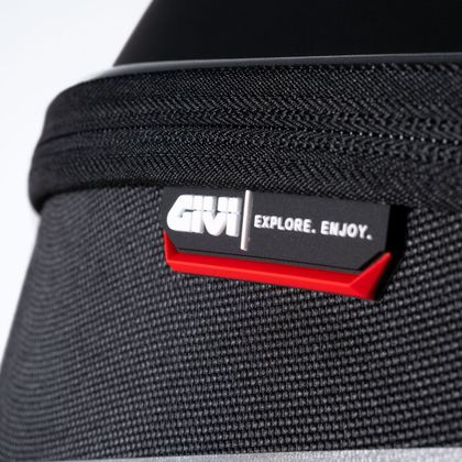 Givi ST611+ Tanklock (6 liters) Universal Tank bag - Black