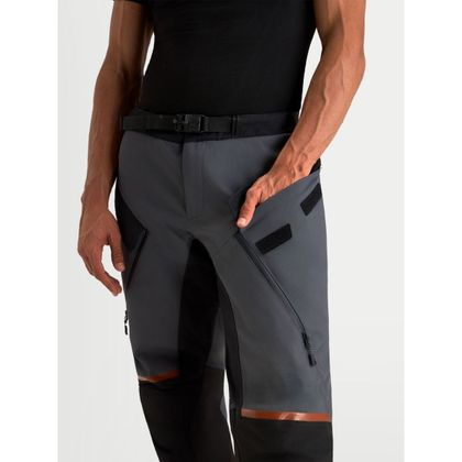 Alpinestars ST-7 V2 2L GORE-TEX® Motorcykelbukser - Grå / Sort.