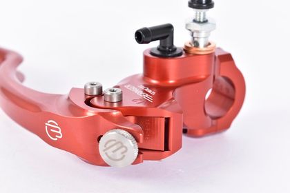 Maître cylindre de frein Beringer radial Aerotec® Ø17,5mm bocal séparé rouge (levier type 5 - 16cm) Universel