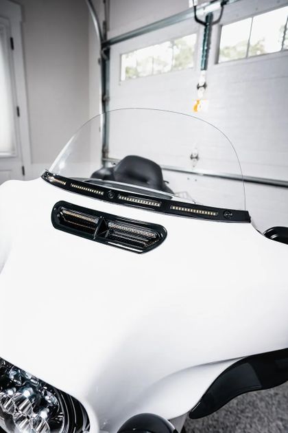 Feux Custom Dynamics Bordure pare - brise