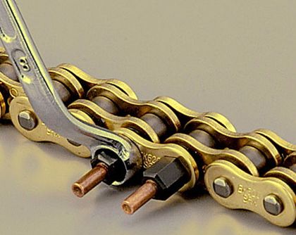 Attache à riveter EK CHAIN visser type SLJ 520ZVX3 NX - Ring 520 Universel