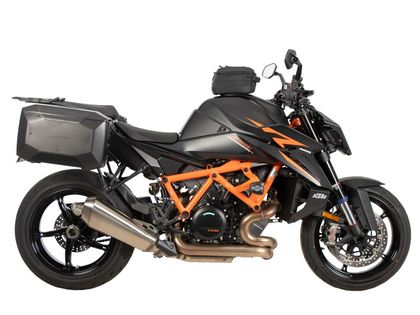Anneau de réservoir Hepco & Becker Basic - noir Ref : HBE00211A / 5167665 00 01 KTM 1390 1390 SUPER DUKE R - 2024 - 2025