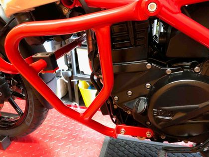 Pare-carter Hepco & Becker Crashbar - rouge