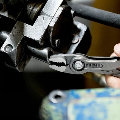 Knipex PRO TWINGRIP 150mm GRAU ROSTFREI 82 02 150 MADE IN GERMANY Wasserpumpenzange Universell