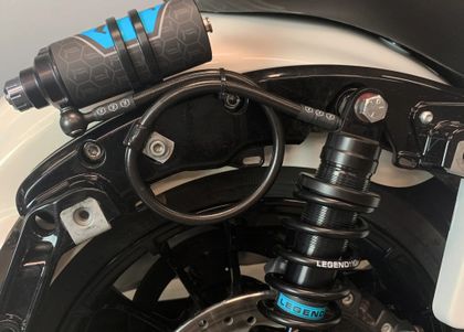 Réservoir Legend Suspensions Kit montage