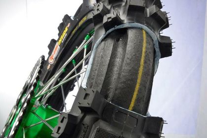 Mefo MOM 19-2/G Groove (120/90-19 120/80-19 110/90-19 Pirelli MX en 130/80-19 FIM-Enduro) Binnenband Universeel