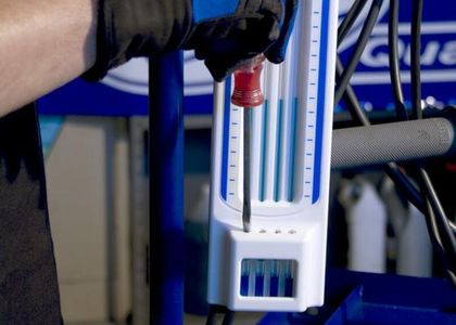 Outil Motion Pro Dépressiomètre à fluide Universel