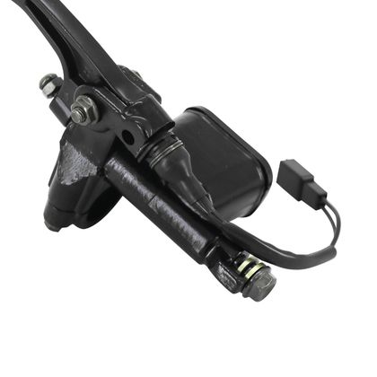 Maître cylindre de frein P2R MAITRE CYLINDRE DE FREIN 50 A BOITE ADAPTABLE DERBI 50 SENDA AVANT DROIT NOIR
