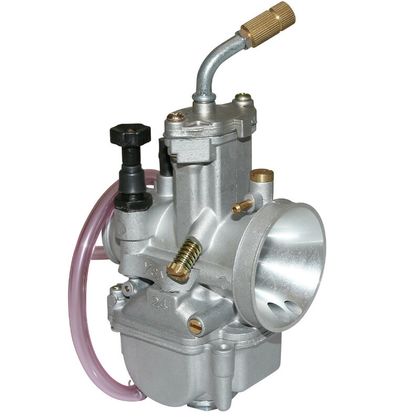 Carburateur P2R CARBURATEUR TYPE PWK 24 SILVER A BOISSEAU PLAT AVEC POWER JET ENTREE AIR POLI + COUDE TOURNANT + STARTER A TIRETTE -QUALITE PREM Universel Ref : P2R03609A / 126192 