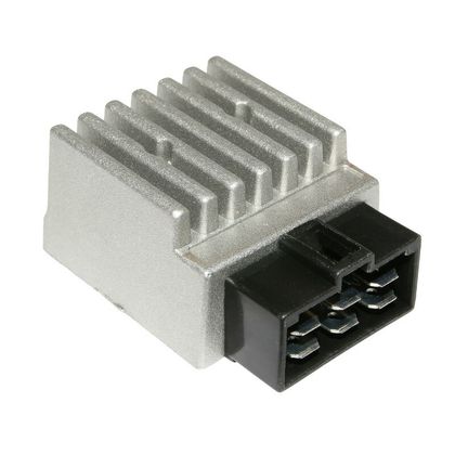 Régulateur de tension P2R REGULATEUR DE TENSION 50 A BOITE ADAPTABLE APRILIA 50 RS 2011+ - MINARELLI 50 AM6 (CONNECTEUR NOIR - 6 FICHES) -P2R- Ref : P2R03733A / 138660 