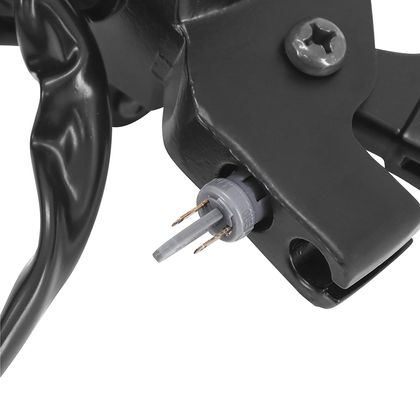 Poignées de guidon P2R POIGNEE DE FREIN SCOOT ADAPTABLE PEUGEOT 50 KISBEE, SPEEDFIGHT 3, VIVACITY 3 GAUCHE (AVEC COMMODO-COMMUTATEUR) (OEM: 776248) -P2