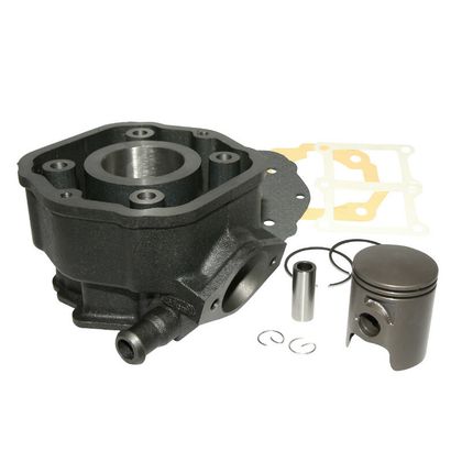 Kit cylindre-piston P2R CYLINDRE 50 A BOITE ADAPTABLE DERBI 50 SENDA 1996+2005, GPR-GILERA 50 SMT 2000+2005, RCR (MOTEUR DERBI EURO 2) -P2R FONTE AVEC P Ref : P2R03908A / 14984 