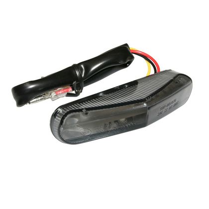 Replay FEU 50 A BOITE - MOTO TRIANGLE LUXE FUME LEDS STOP LANG 82mm - BREED 40mm - HOOG 20mm HOMOLOGUE CE Achterlichten Universeel Ref: REPL00500A / 126204 