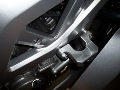 R&G Racing Classic (swingarm pivot mount) Black Motor protection