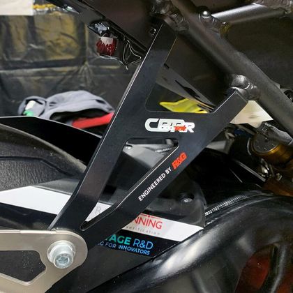 Kit suppression repose pieds R&G Racing Patte de fixation de silencieux noir