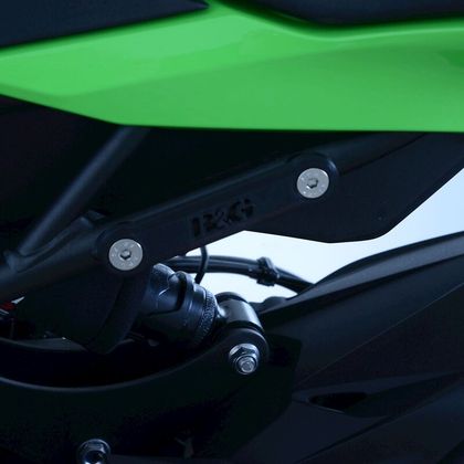 Kit suppression repose pieds R&G Racing Cache orifice reposes-pied arrière noir