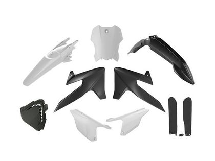 R-tech 7 p Black White Plastic kit