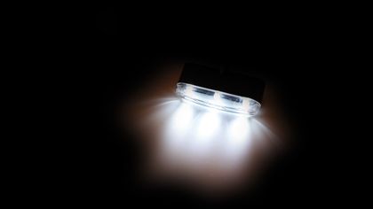 Shin Yo Universal TRI-LED-Standlicht mit Halter und selbstklebender Folie, 12V Lichter Universell