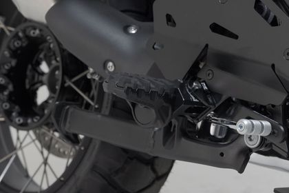 SW-MOTECH EVO - Black Footpegs