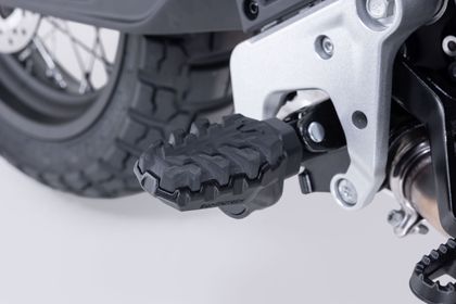 SW-MOTECH EVO - Black Footpegs