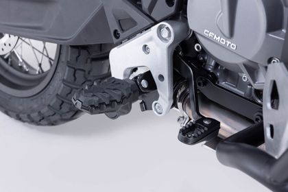 SW-MOTECH EVO - Black Footpegs