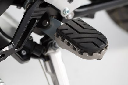 SW-MOTECH ION - Black Footpegs Ref : SWM00334A / FRS.11.011.10103/B 