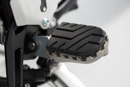 SW-MOTECH ION - Black Footpegs