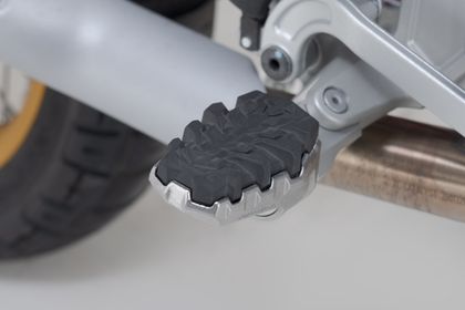 SW-MOTECH EVO - Grey/Black Footpegs