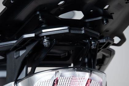 SW-MOTECH Originalträgerverstärkungsset - Schwarz Halterung für Topcase