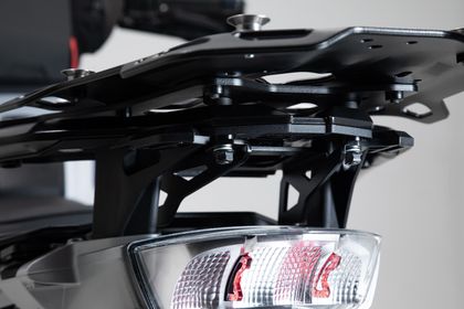 SW-MOTECH Originalträgerverstärkungsset - Schwarz Halterung für Topcase
