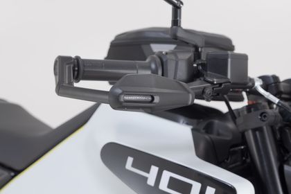SW-MOTECH With wind deflector - Black Lever protection