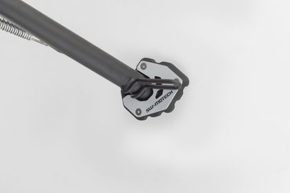 SW-MOTECH Lateral - Black/Grey Stand extension Ref : SWM01197A / STS.11.842.10100 TRIUMPH 660 TRIDENT 660 - 2024 - 2026
