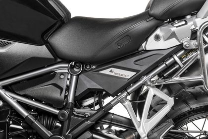 Plaques latérales Touratech avec emplacement pour prise DIN - Noir