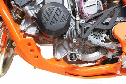 Protector motor aXp Cubrecárter GP naranja