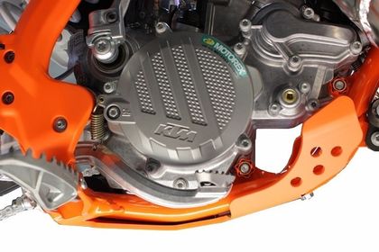 Protector motor aXp Cubrecárter GP naranja