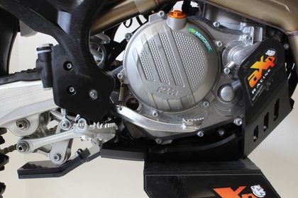 Protector motor aXp Cubrecárter Enduro Xtrem negro