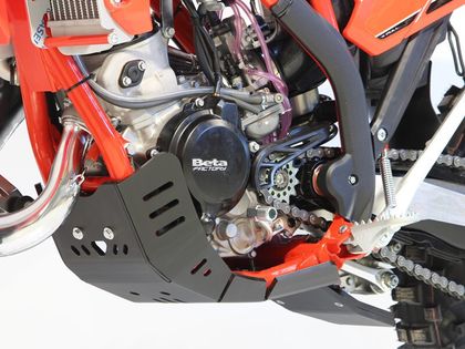 aXp Xtrem with Suspension Linkage Protection - PHD 8mm Motor shoe