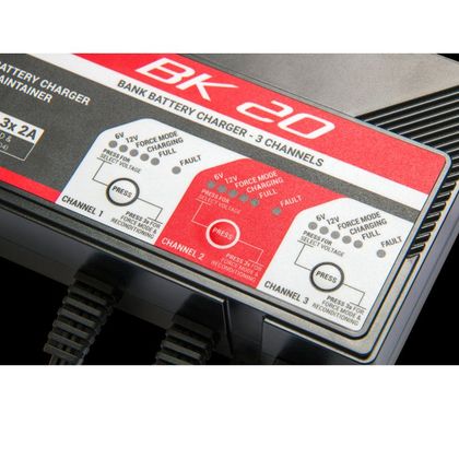 Cargador BS Battery BK20 Intelligent 6V/12V 3X2A (batería de ácido/litio) universal