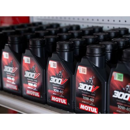 Huile moteur Motul 300V OFF ROAD 10W40 1L Universel