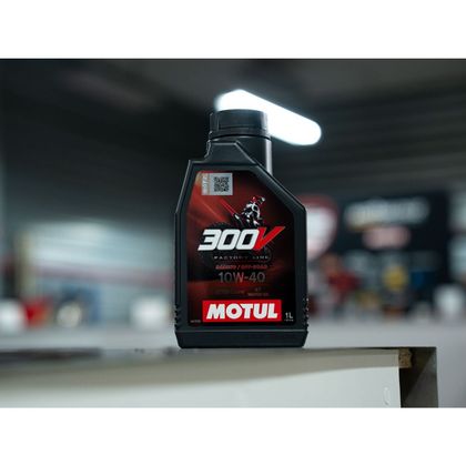 Huile moteur Motul 300V OFF ROAD 10W40 1L Universel