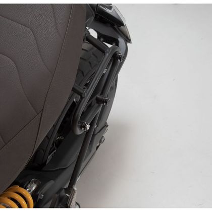 SW-MOTECH LEGEND ZWART (27 liter) MET STATIEF Zadeltassen - Zwart