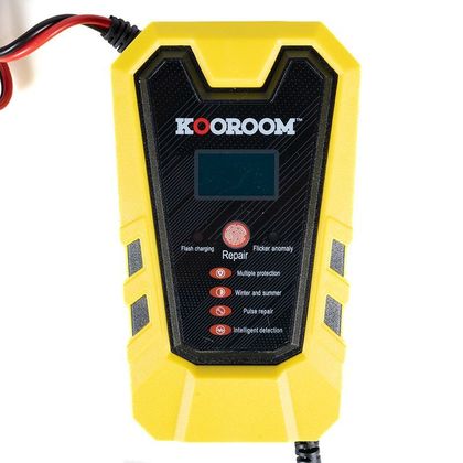 KOOROOM THALES BATTERIJ Lader Universeel - Geel Ref: KOR0138 