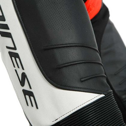 Combinaison Dainese LAGUNA SECA 5 PERF - 1 PIECE - Noir / Rouge